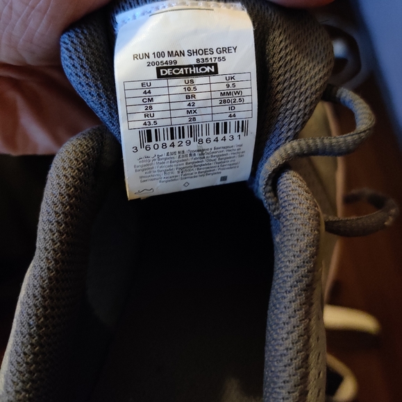 Running shoes - Picture 3 of 3